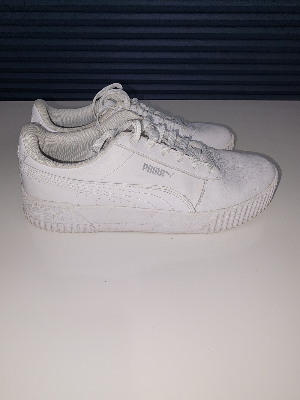 Puma White,soft Foam, Platform Low-Top Sneakers Size 8.5 - Picture 4 of 8